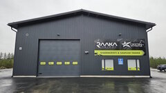 <b>Suoraan hallin päädystä</b>