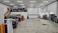 <b>takaseinältä isolle ovelle</b>